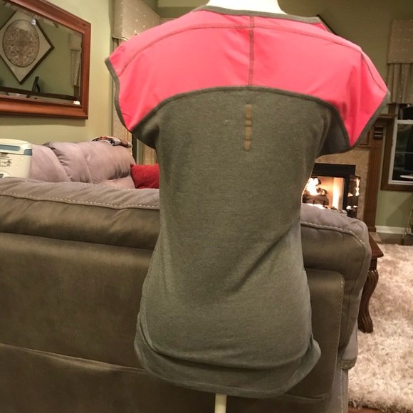 RBX gym tee Size M, sleeveless, very cute. - Picture 2 of 4